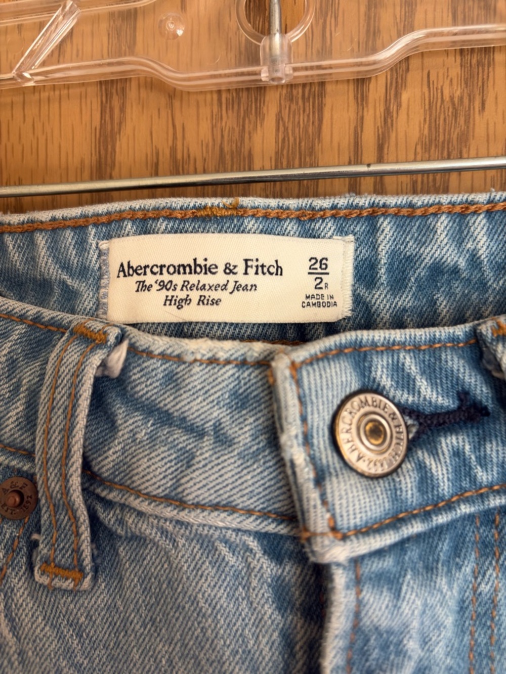 Abercrombie & Fitch Light Wash 90s Relaxed Jean High Rise Cuffed Straight Leg - Picture 7 of 7